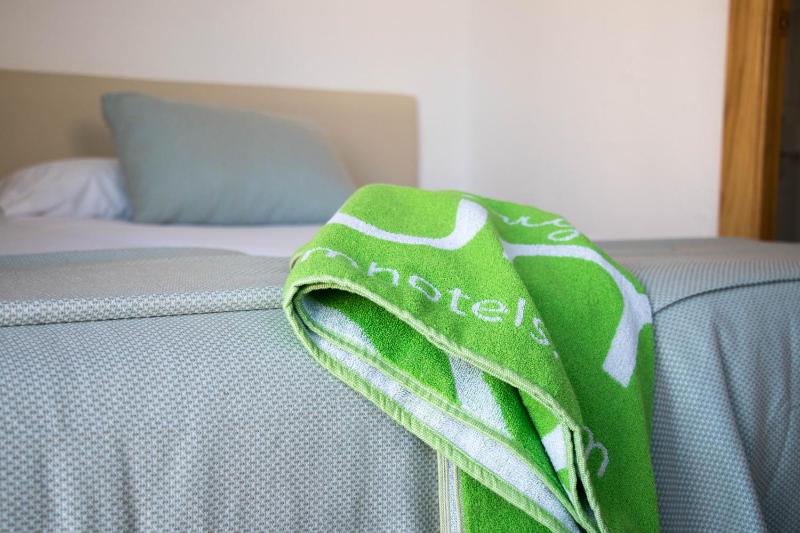 Superior Twin Room with Balcony image 4