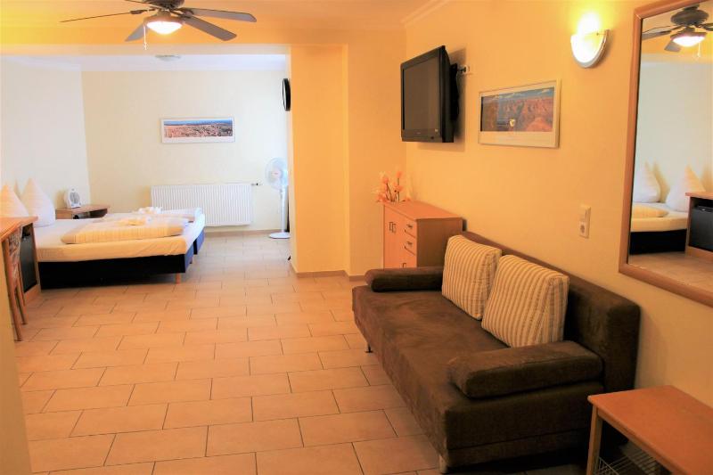 Quadruple Room image 1