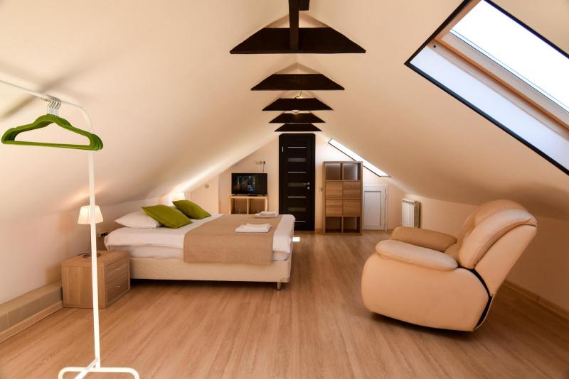 One-Bedroom Apartment image 3