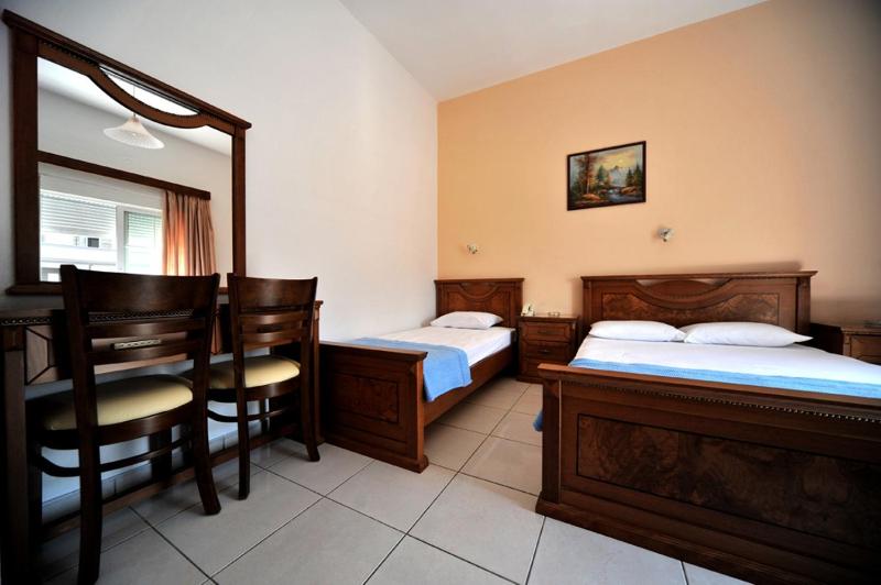 Triple Room image 3