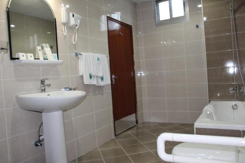 Double or Twin Room image 4