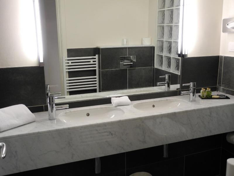 Superior Double Room image 2