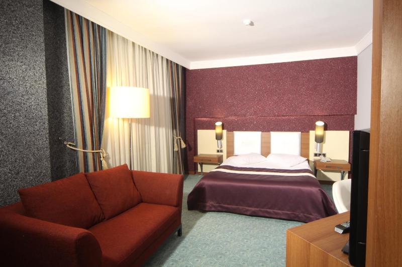 Superior Queen Room image 3