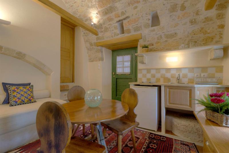 One-Bedroom Apartment image 2