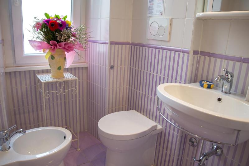 Double or Twin Room image 4