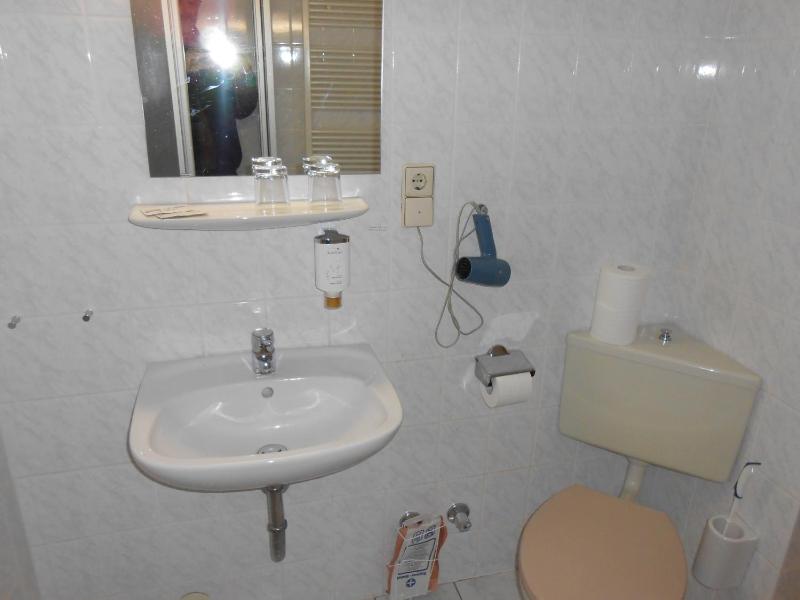 Double Room image 3