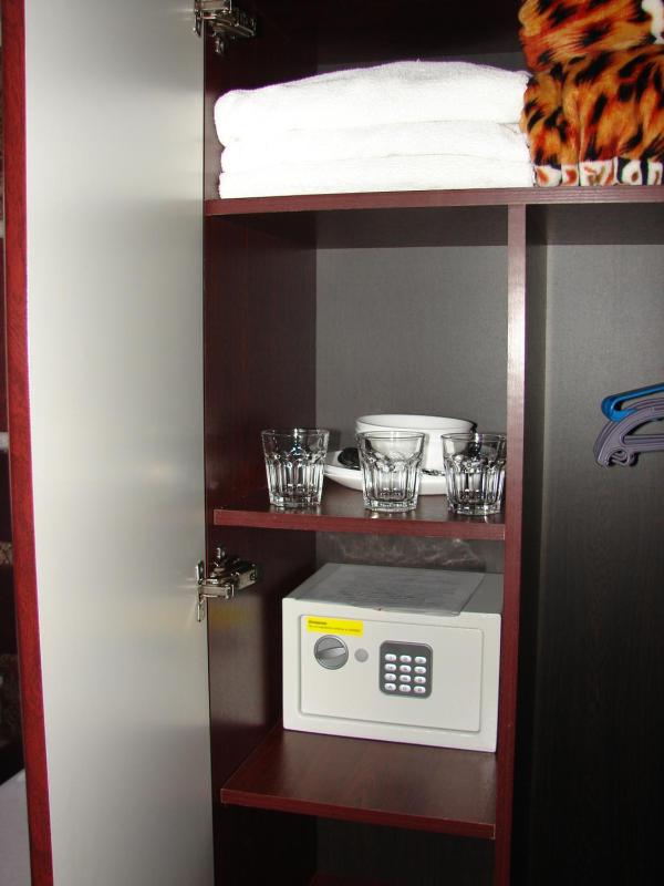 Quadruple Room image 2