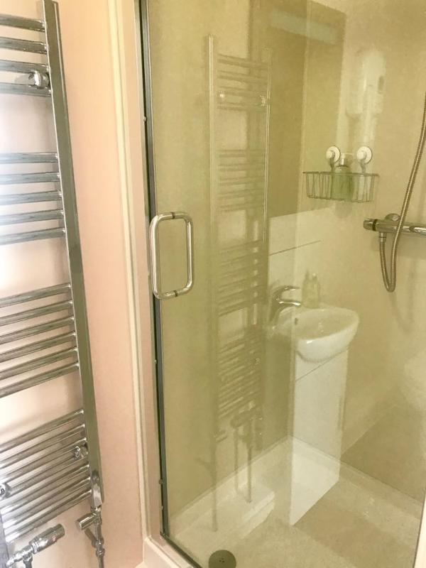 Large Twin with En-Suite image 4