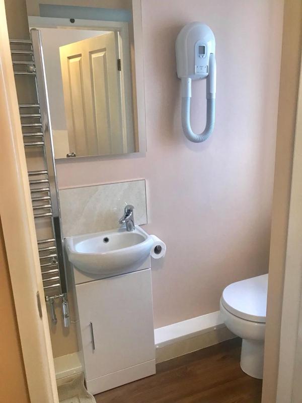 Standard Single Room with Shower image 3