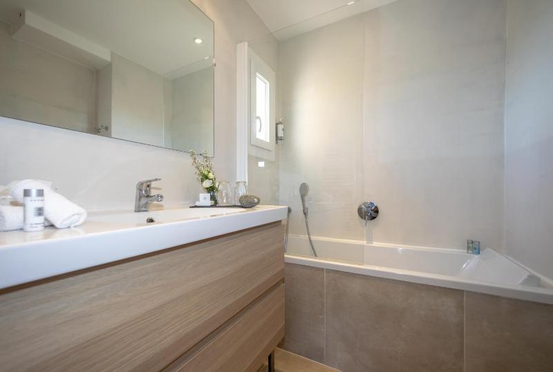 Deluxe Double Room image 1