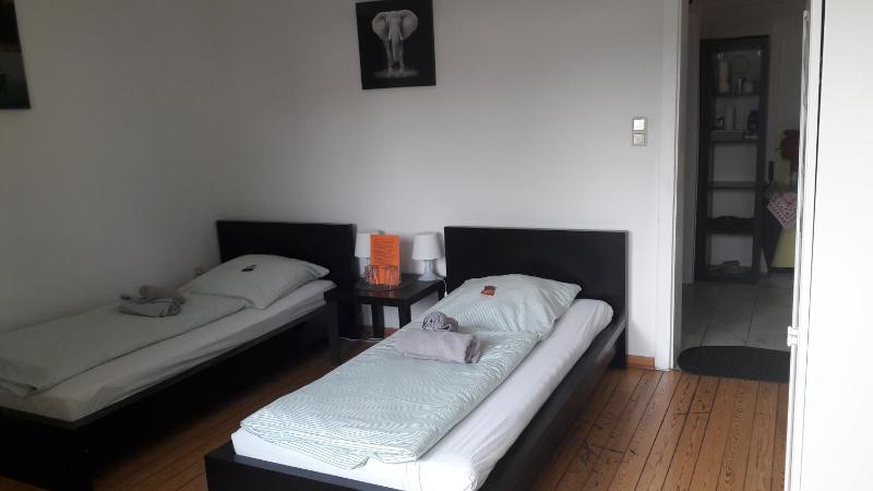 Twin Room image 2