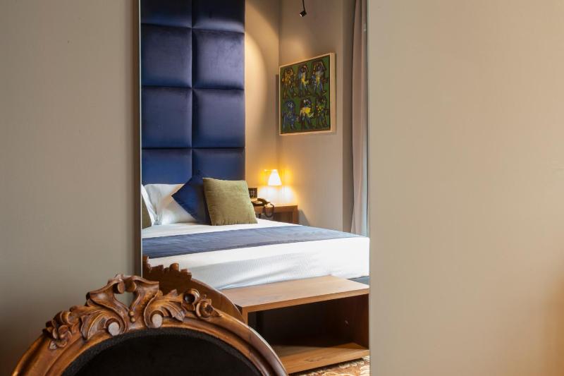 Deluxe Double Room image 4