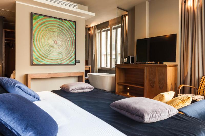 Superior Suite image 4