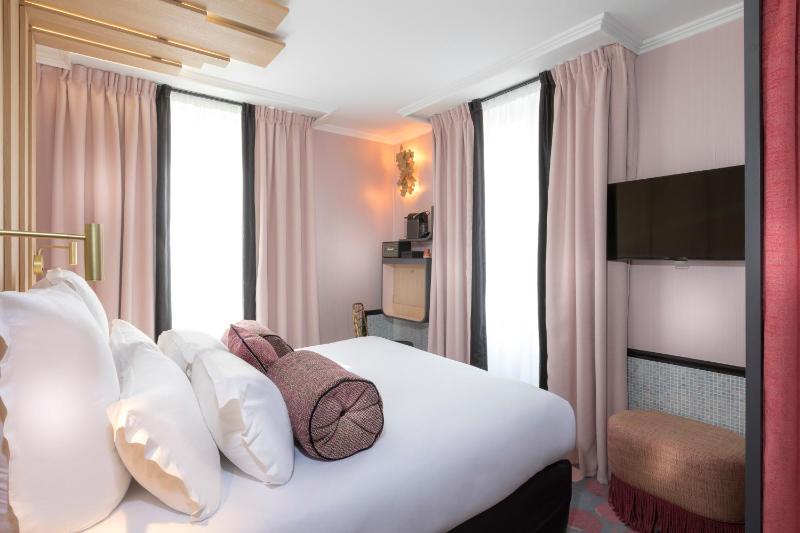 Superior Double or Twin Room - Building 1 image 3