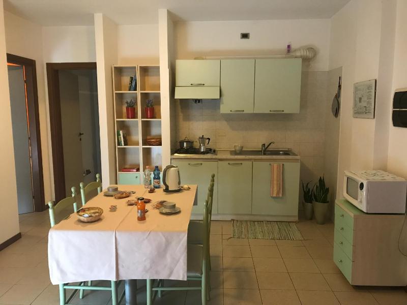 One-Bedroom Apartment image 2