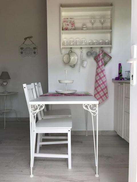 One-Bedroom House image 2