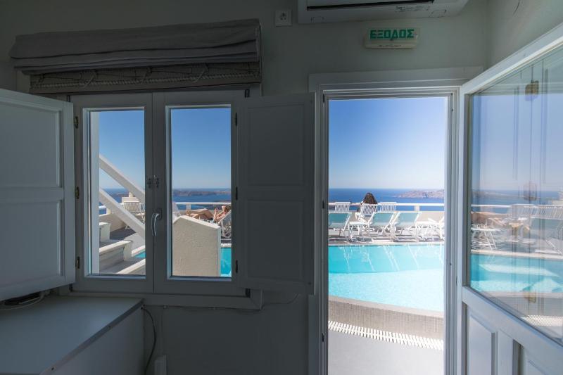 Single Room Pool Facing image 3