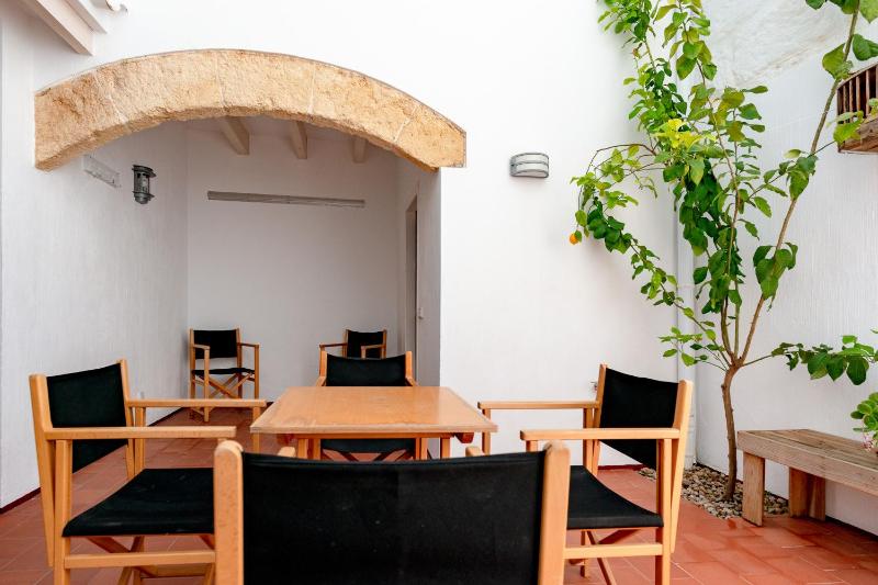 Cal Bisbe - image 3
