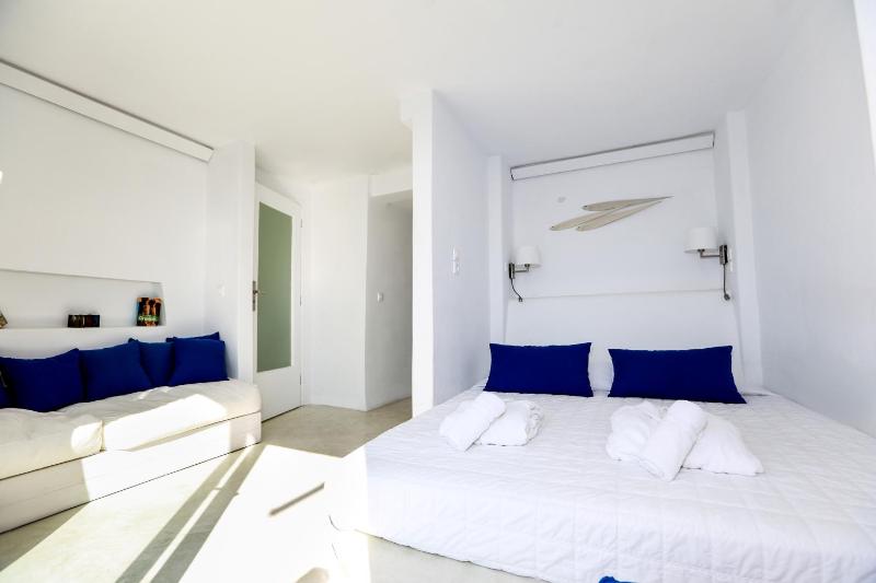 Superior King Suite with Caldera View image 1