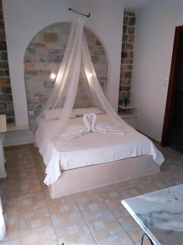 Double Room image 4