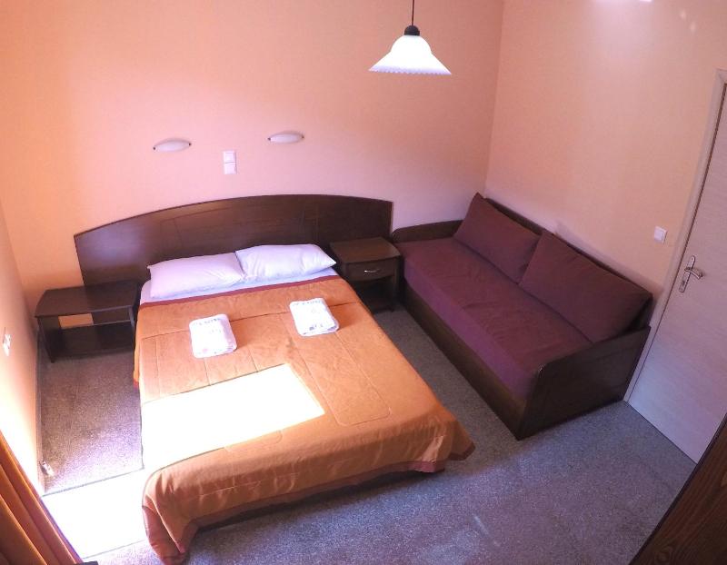 Double or Twin Room Ground Floor with Pool View image 1