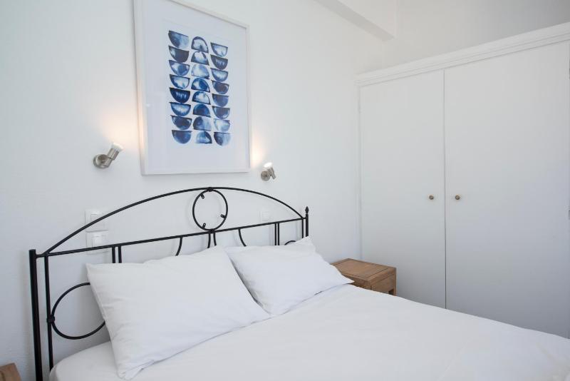 MARKOS BEACH rooms & studios - image 11
