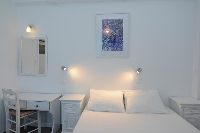 MARKOS BEACH rooms & studios - image 3