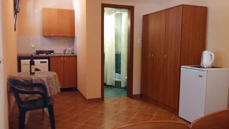 Studio (2 Adults) image 4