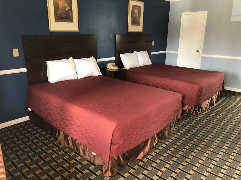 Queen Room with Two Queen Beds image 1