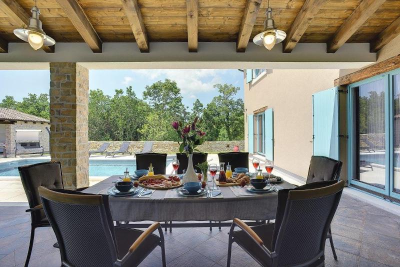 Four-Bedroom Holiday Home image 4