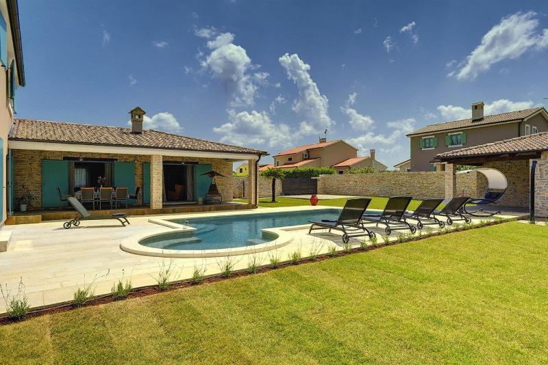 Four-Bedroom Holiday Home image 3