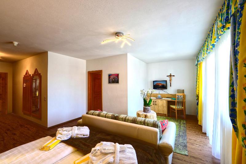Enzian Superior Suite image 3