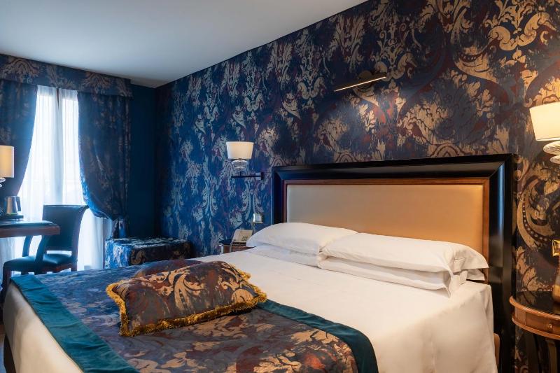 Superior Double Room image 4