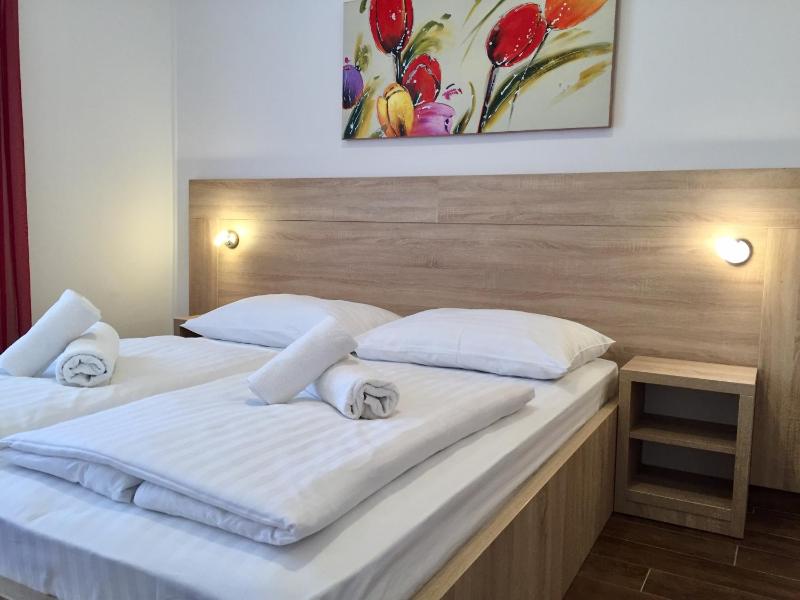 Double or Twin Room with Balcony image 3