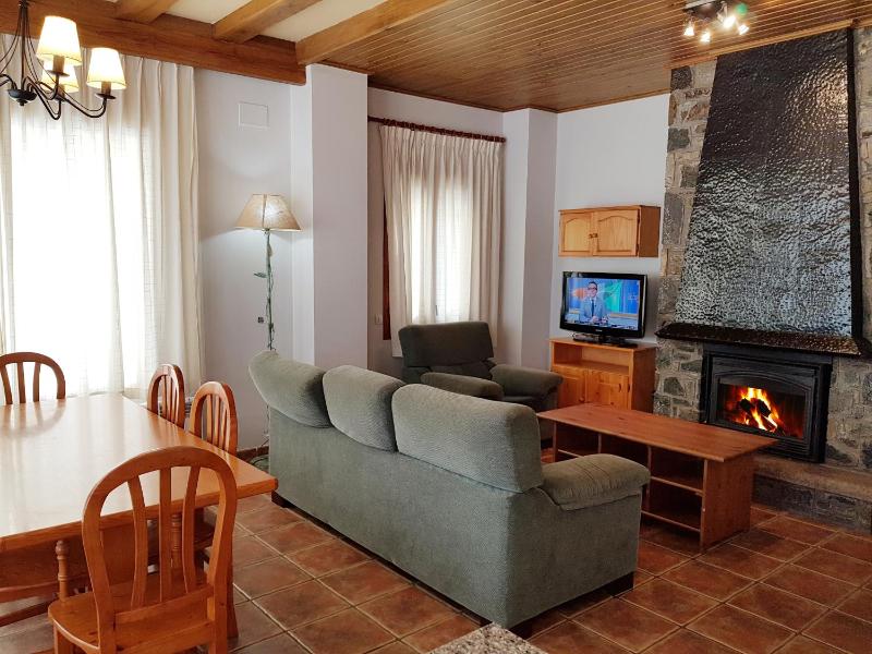 Four-Bedroom Superior Apartment (8 Adults) image 1