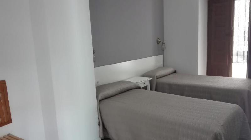 Superior Twin Room image 1