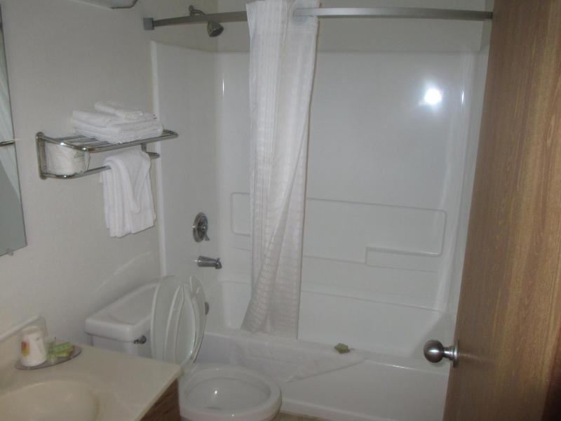 King Room - Non-Smoking image 4