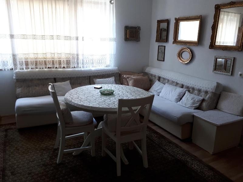 One-Bedroom Apartment image 1
