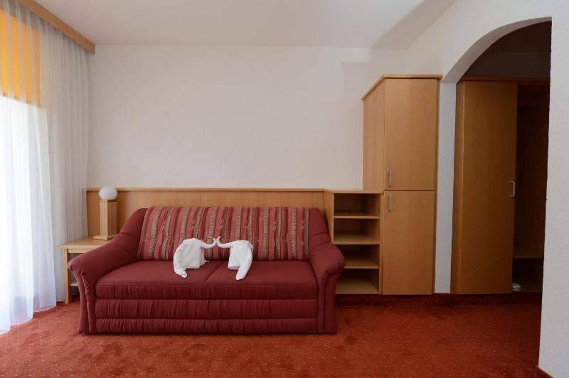 Superior One-Bedroom Apartment with Terrace image 4