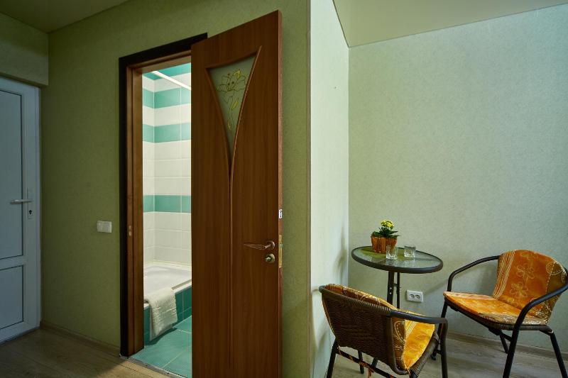 Comfort Triple Room with Shower image 1