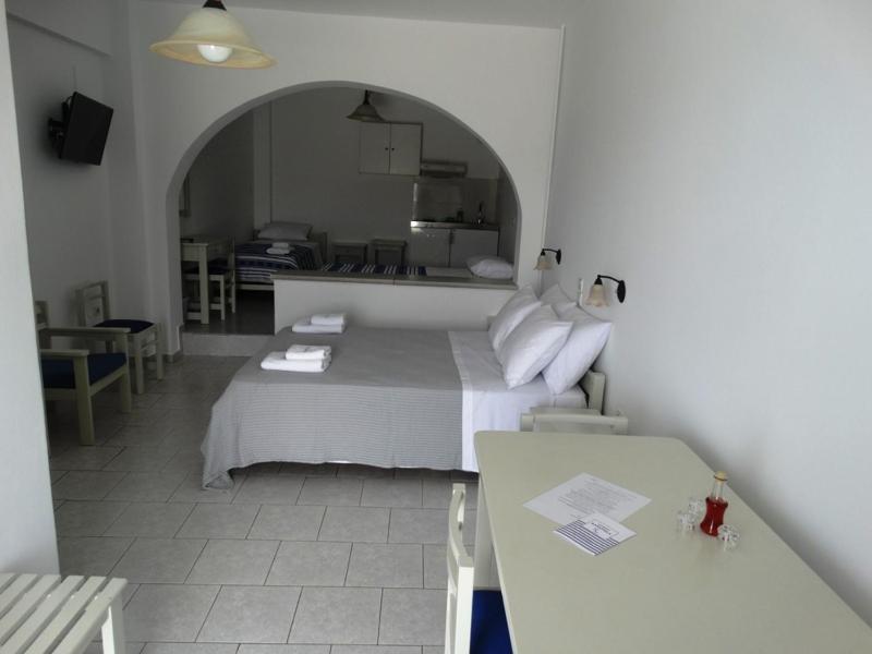 Quadruple Room with Sea View image 2