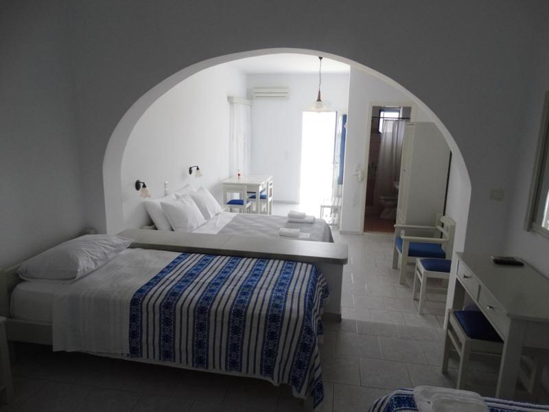Quadruple Room with Sea View image 4