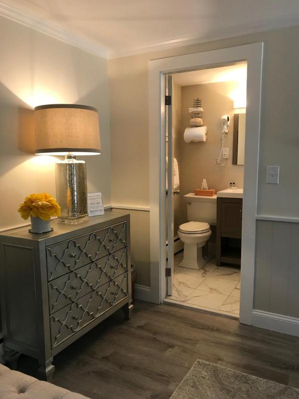 Classic Quadruple Room image 4