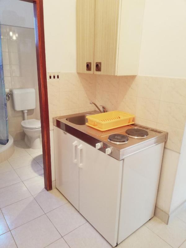 Studio Apartment image 4