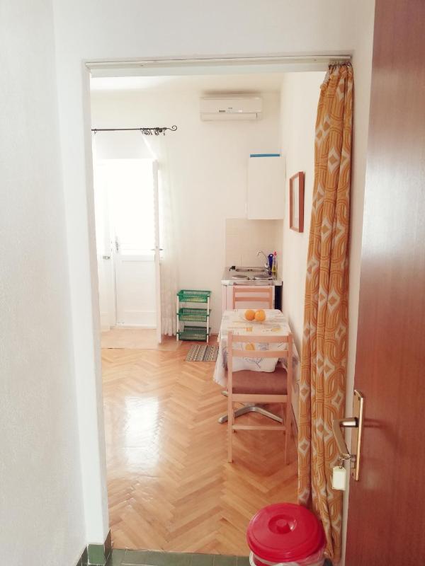 Studio Apartment with Sea View image 2
