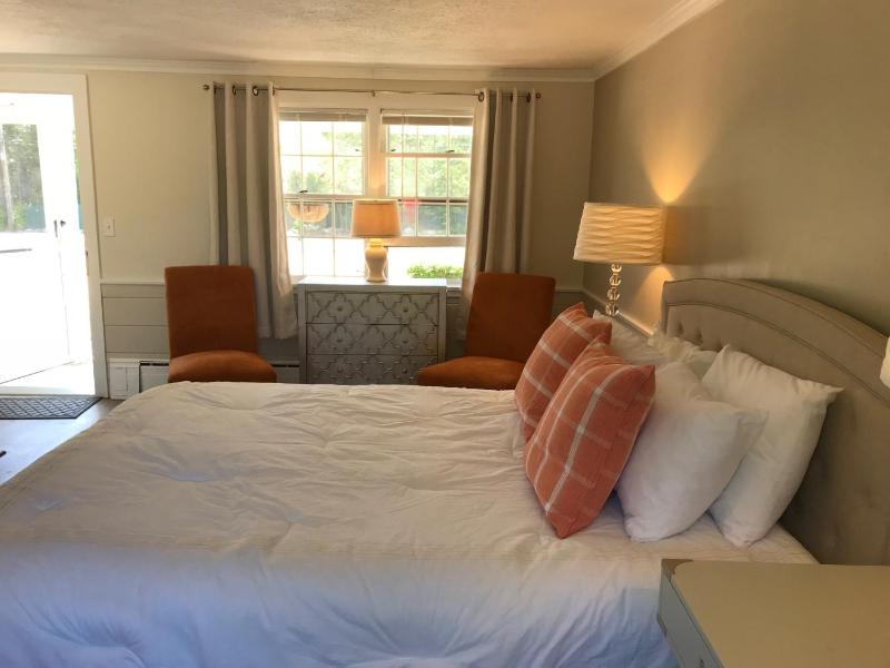 Queen Room image 3