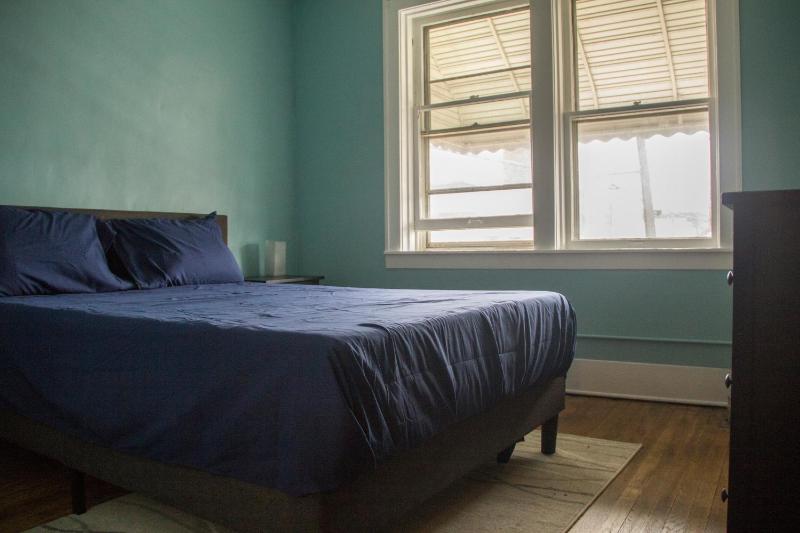 Economy Double Room image 3