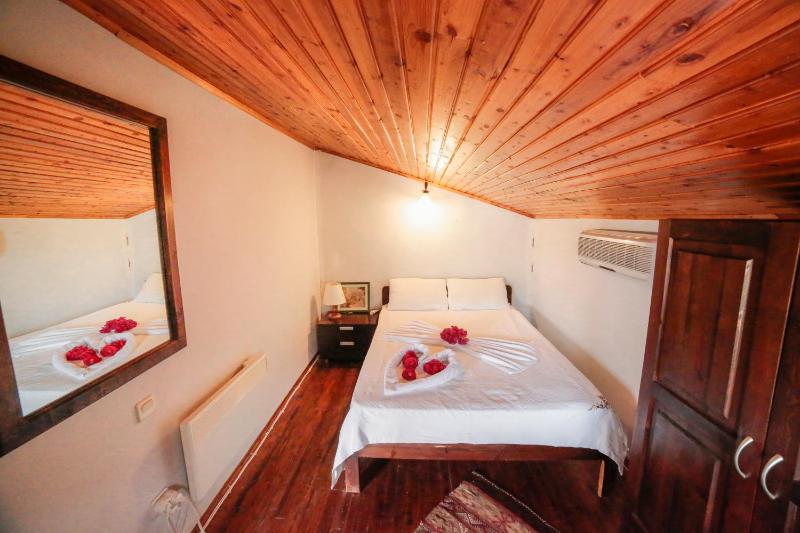 Three-Bedroom Villa image 3