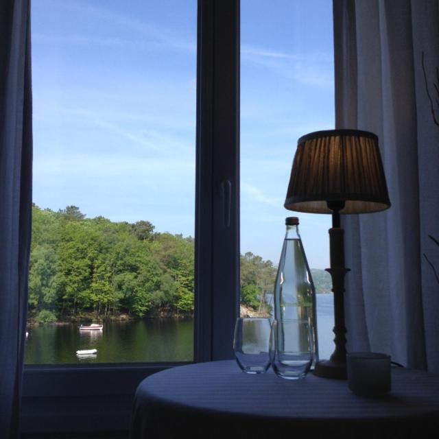 Double Room with Lake View image 2