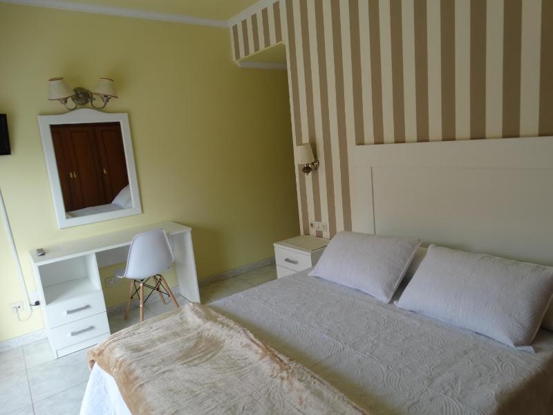 Hotel Cervantes - image 11